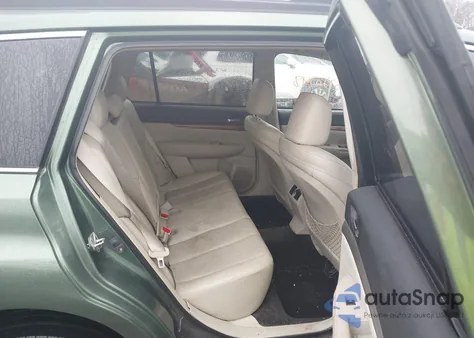 2013 Subaru Outback 2.5I Limited z USA, uszkodzony, nr VIN 4S4BRCKC4D3272154